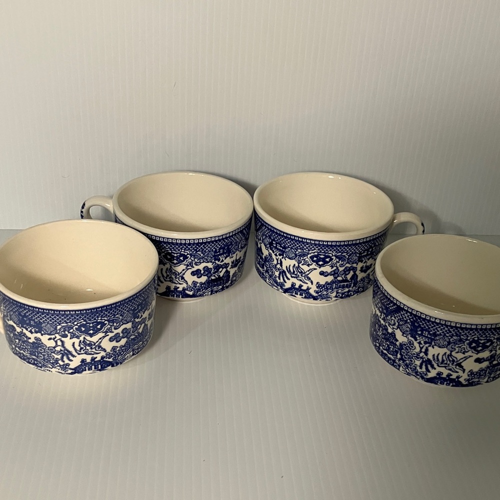 Vintage BLUE WILLOW  Coffee Cups Stacking Cups Set of 4 2.5”